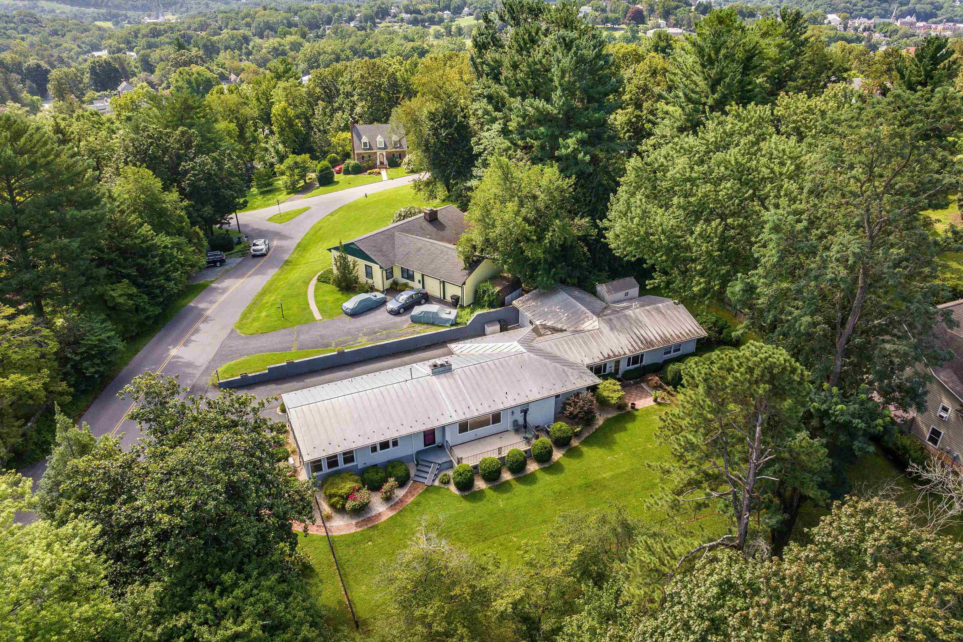 108 OVERLOOK RD, STAUNTON, Virginia 24401, 4 Bedrooms Bedrooms, ,3 BathroomsBathrooms,Residential,108 OVERLOOK RD,667548 MLS # 667548