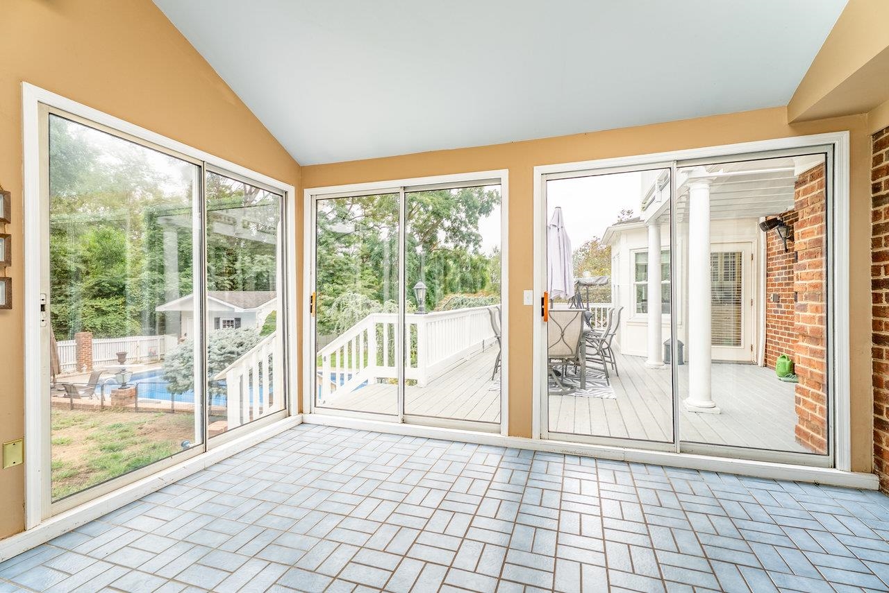 532 MOUNTAIN VIEW DR, HARRISONBURG, Virginia 22801, 4 Bedrooms Bedrooms, ,3 BathroomsBathrooms,Residential,532 MOUNTAIN VIEW DR,667555 MLS # 667555