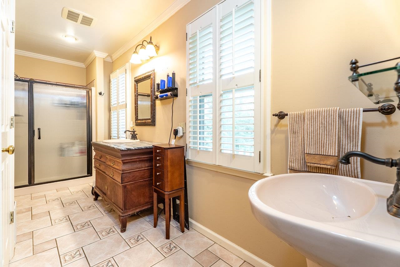 532 MOUNTAIN VIEW DR, HARRISONBURG, Virginia 22801, 4 Bedrooms Bedrooms, ,3 BathroomsBathrooms,Residential,532 MOUNTAIN VIEW DR,667555 MLS # 667555
