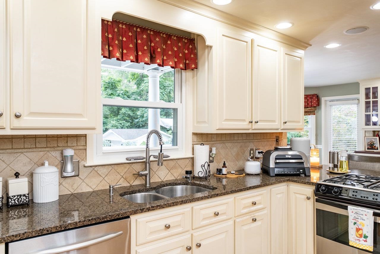 532 MOUNTAIN VIEW DR, HARRISONBURG, Virginia 22801, 4 Bedrooms Bedrooms, ,3 BathroomsBathrooms,Residential,532 MOUNTAIN VIEW DR,667555 MLS # 667555