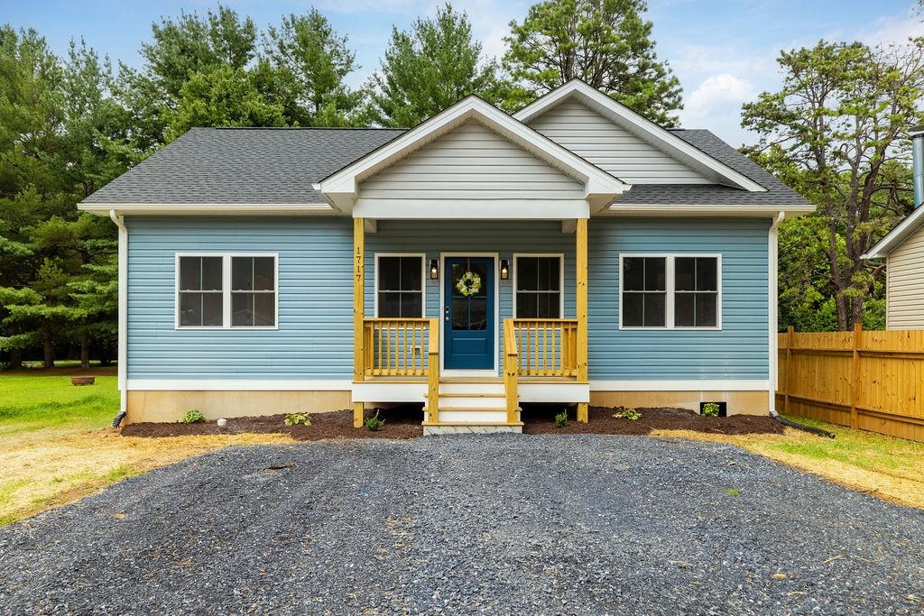 708 MARYLAND AVE, WAYNESBORO, Virginia 22980, 3 Bedrooms Bedrooms, ,2 BathroomsBathrooms,Residential,708 MARYLAND AVE,667567 MLS # 667567