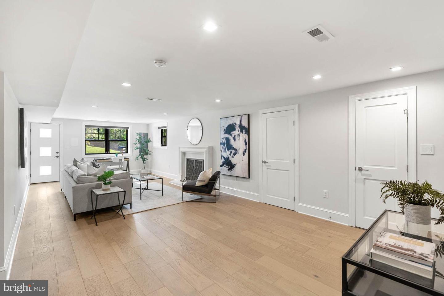4628 BLAGDEN TER NW, WASHINGTON, District Of Columbia 20011, 5 Bedrooms Bedrooms, ,3 BathroomsBathrooms,Residential,For sale,4628 BLAGDEN TER NW,DCDC2210686 MLS # DCDC2210686