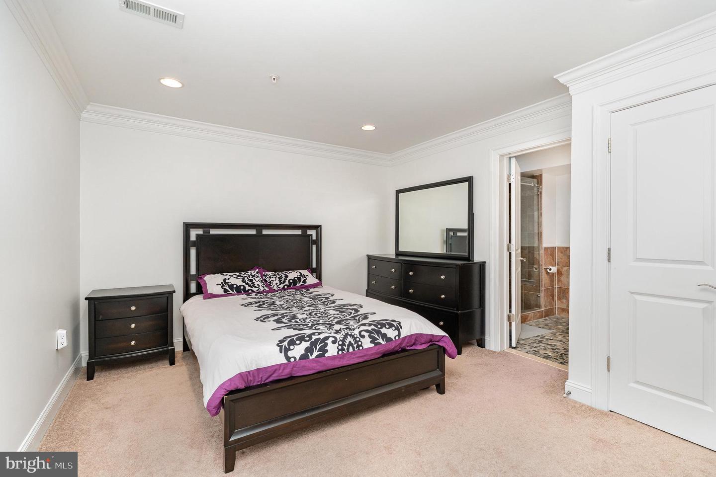 5231 CONNECTICUT AVE NW #102, WASHINGTON, District Of Columbia 20015, 3 Bedrooms Bedrooms, ,3 BathroomsBathrooms,Residential,For sale,5231 CONNECTICUT AVE NW #102,DCDC2210854 MLS # DCDC2210854