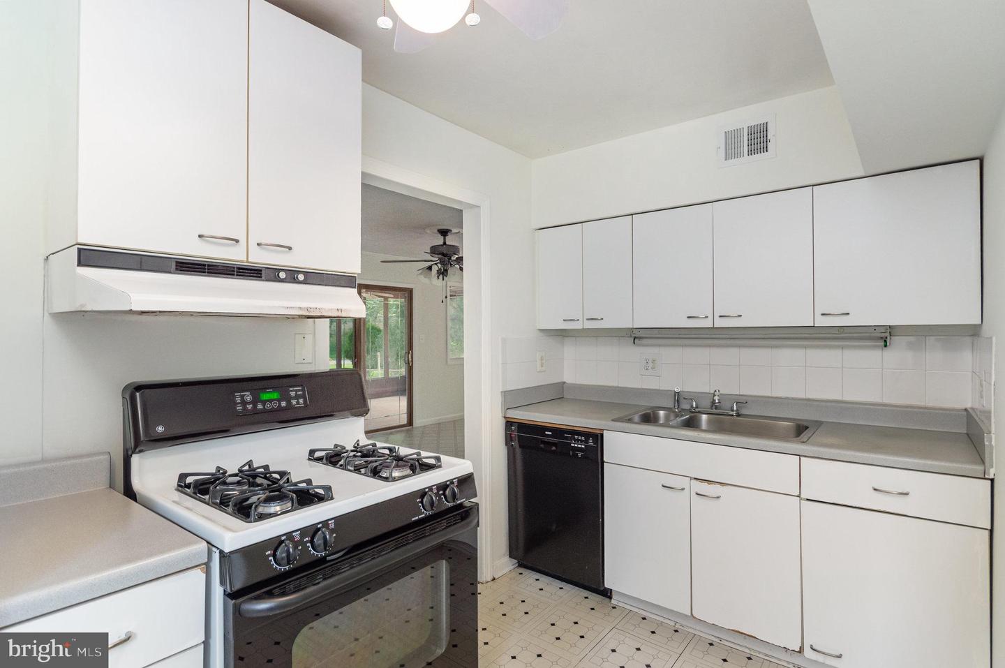 3143 COFER RD, FALLS CHURCH, Virginia 22042, 3 Bedrooms Bedrooms, ,2 BathroomsBathrooms,Residential,For sale,3143 COFER RD,VAFX2257952 MLS # VAFX2257952