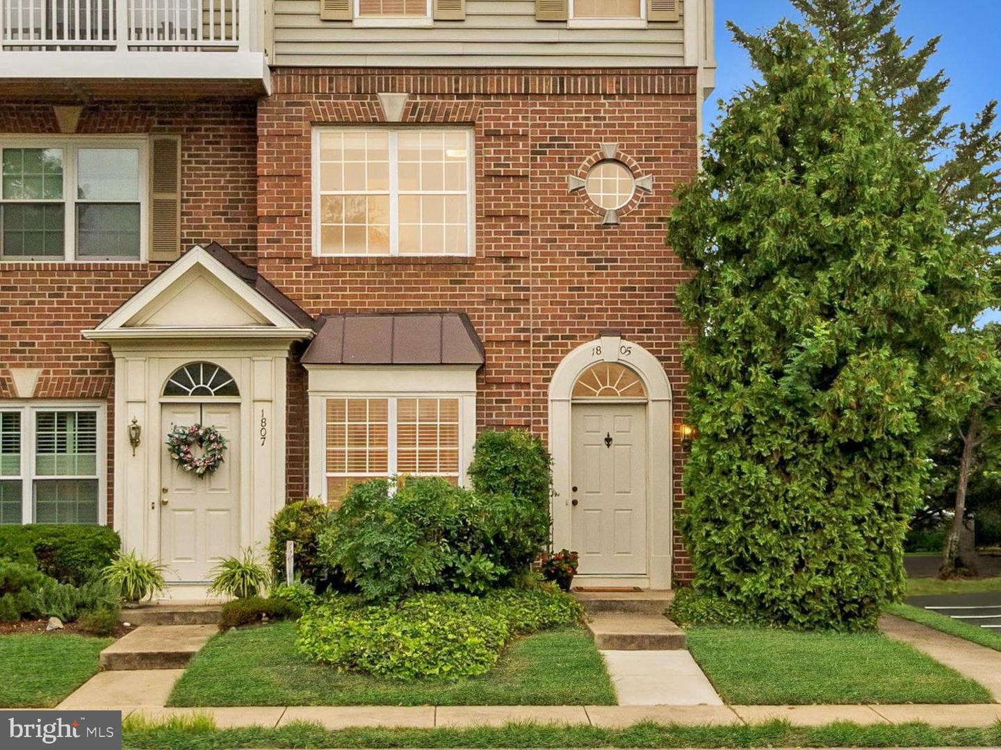 1805 KENWOOD AVE, ALEXANDRIA, Virginia 22302, 2 Bedrooms Bedrooms, 8 Rooms Rooms,2 BathroomsBathrooms,Residential,For sale,1805 KENWOOD AVE,VAAX2047996 MLS # VAAX2047996