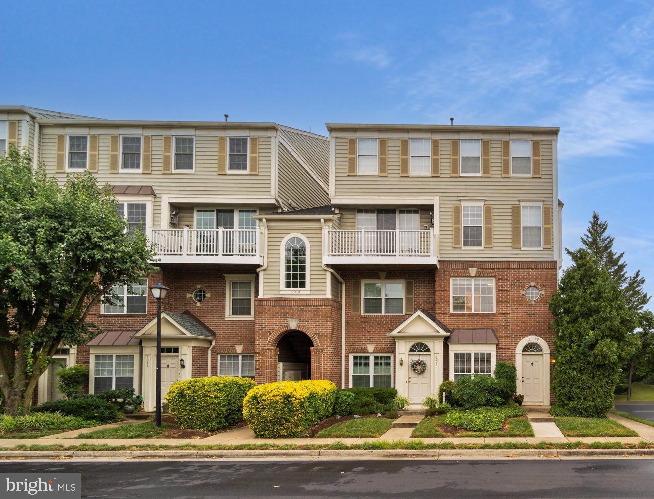 1805 KENWOOD AVE, ALEXANDRIA, Virginia 22302, 2 Bedrooms Bedrooms, 8 Rooms Rooms,2 BathroomsBathrooms,Residential,For sale,1805 KENWOOD AVE,VAAX2047996 MLS # VAAX2047996
