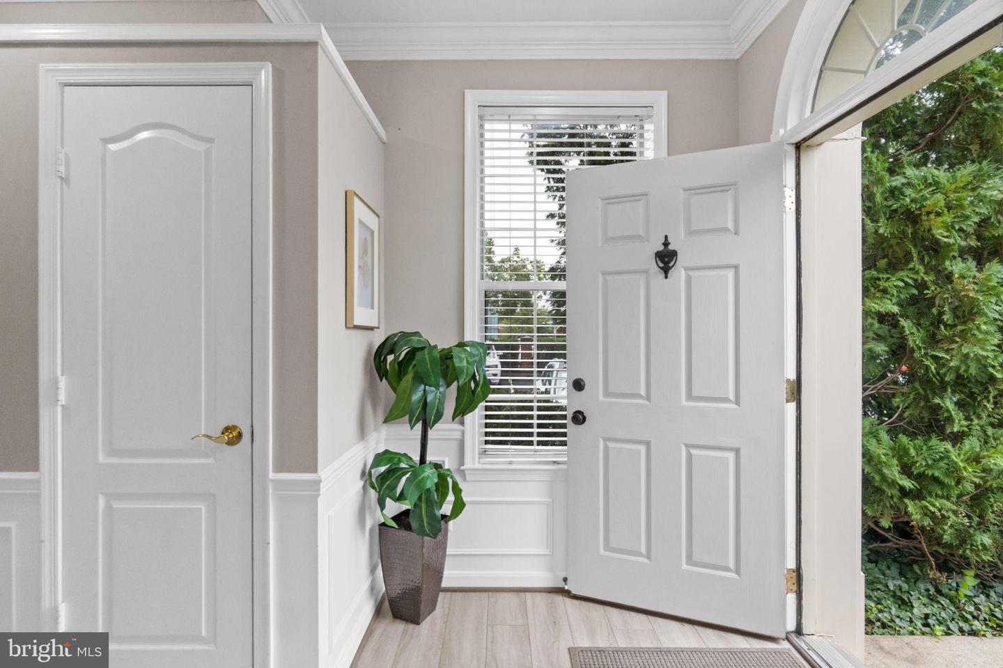 1805 KENWOOD AVE, ALEXANDRIA, Virginia 22302, 2 Bedrooms Bedrooms, 8 Rooms Rooms,2 BathroomsBathrooms,Residential,For sale,1805 KENWOOD AVE,VAAX2047996 MLS # VAAX2047996