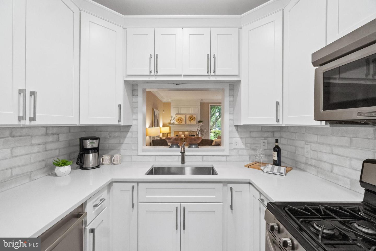 1805 KENWOOD AVE, ALEXANDRIA, Virginia 22302, 2 Bedrooms Bedrooms, 8 Rooms Rooms,2 BathroomsBathrooms,Residential,For sale,1805 KENWOOD AVE,VAAX2047996 MLS # VAAX2047996