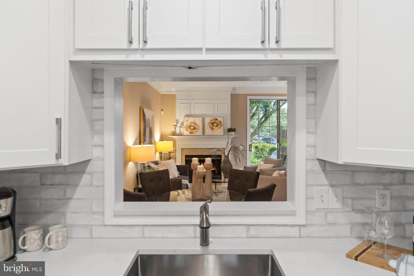 1805 KENWOOD AVE, ALEXANDRIA, Virginia 22302, 2 Bedrooms Bedrooms, 8 Rooms Rooms,2 BathroomsBathrooms,Residential,For sale,1805 KENWOOD AVE,VAAX2047996 MLS # VAAX2047996