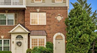 1805 KENWOOD AVE, ALEXANDRIA, Virginia 22302, 2 Bedrooms Bedrooms, 8 Rooms Rooms,2 BathroomsBathrooms,Residential,For sale,1805 KENWOOD AVE,VAAX2047996 MLS # VAAX2047996