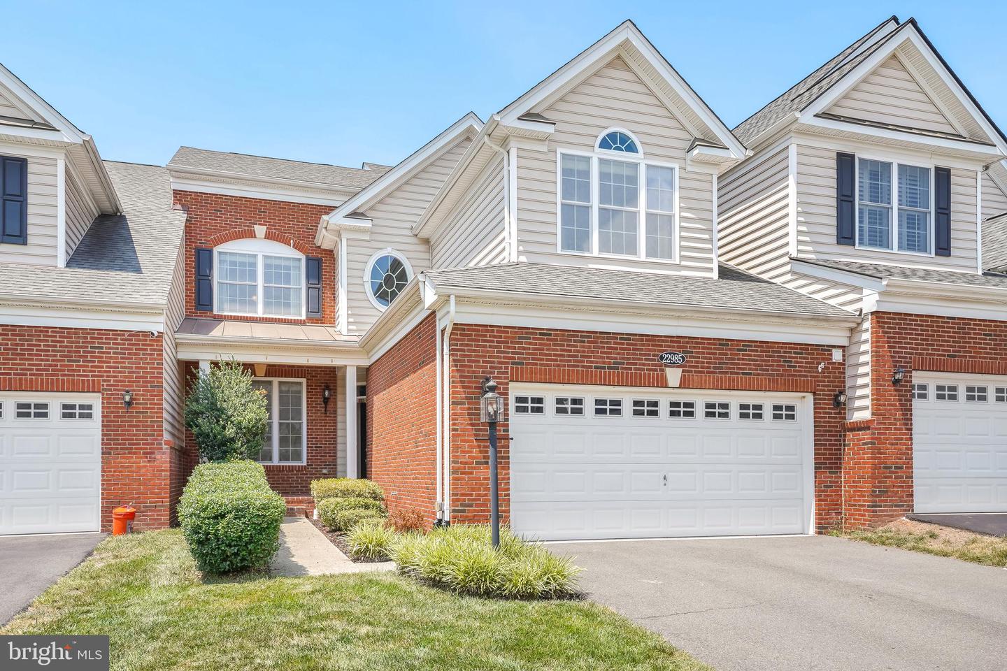 22985 WEYBRIDGE SQ, ASHBURN, Virginia 20148, 3 Bedrooms Bedrooms, ,4 BathroomsBathrooms,Residential,For sale,22985 WEYBRIDGE SQ,VALO2103506 MLS # VALO2103506