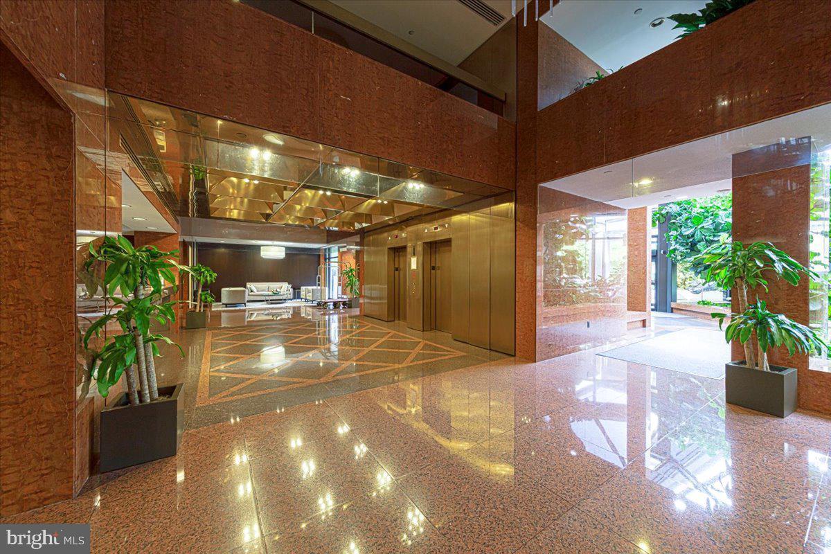 1530 KEY BLVD #221, ARLINGTON, Virginia 22209, 1 Bedroom Bedrooms, ,1 BathroomBathrooms,Residential,For sale,1530 KEY BLVD #221,VAAR2061632 MLS # VAAR2061632
