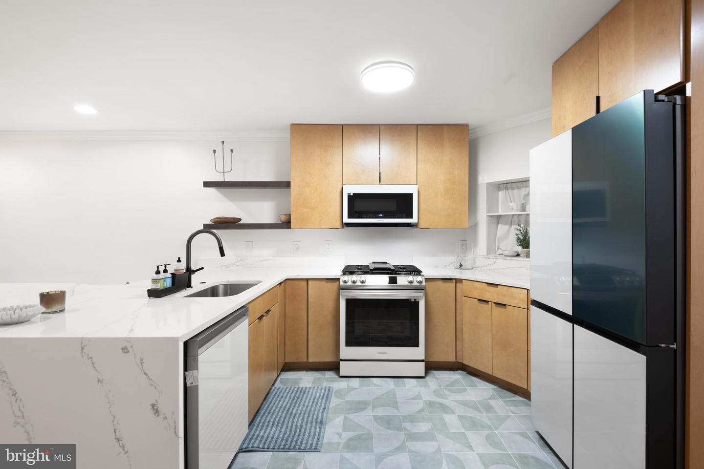 65 RHODE ISLAND AVE NW #2, WASHINGTON, District Of Columbia 20001, 2 Bedrooms Bedrooms, ,2 BathroomsBathrooms,Residential,For sale,65 RHODE ISLAND AVE NW #2,DCDC2213722 MLS # DCDC2213722