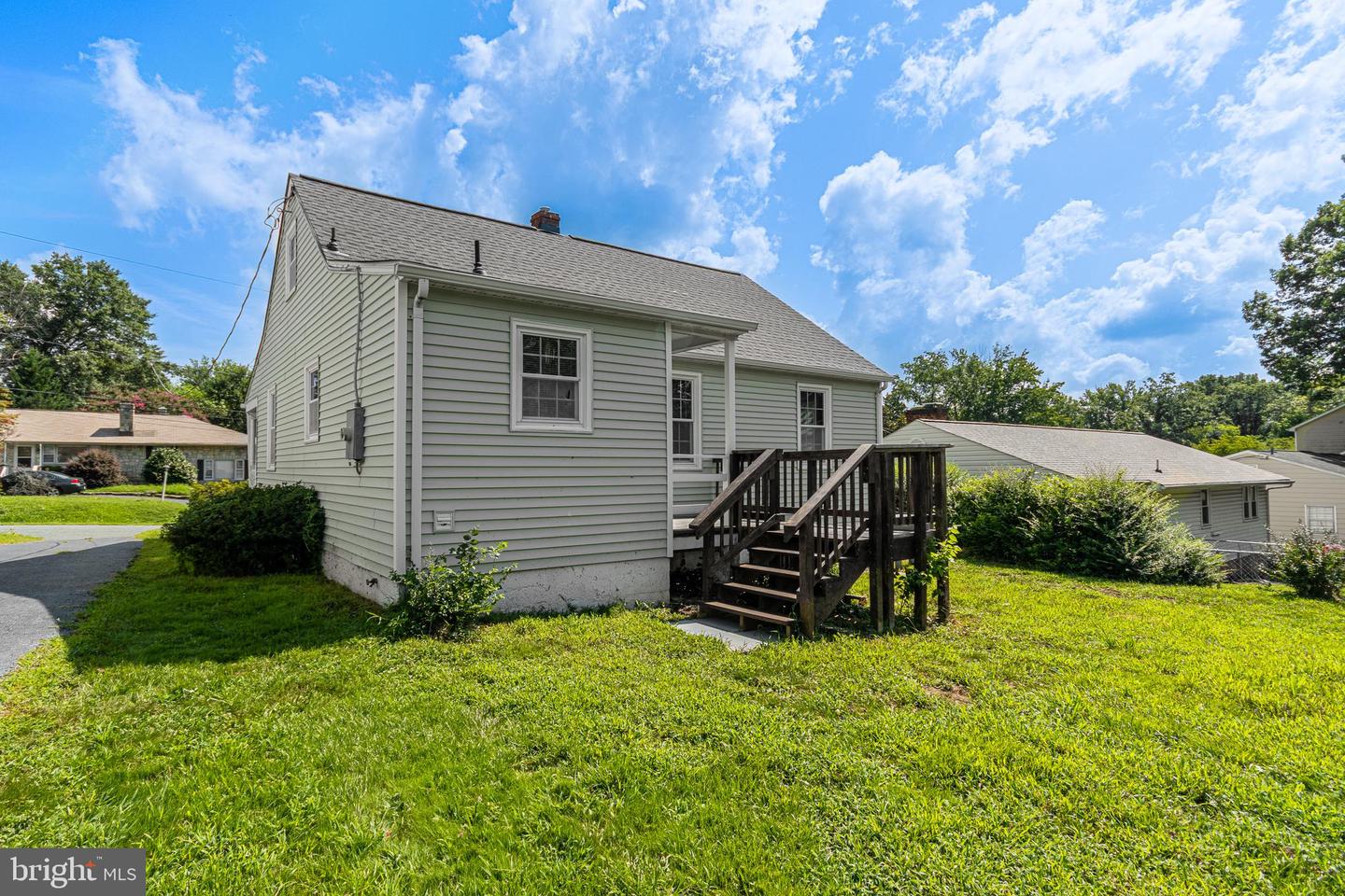 114 FORREST AVE, FREDERICKSBURG, Virginia 22401, 4 Bedrooms Bedrooms, ,1 BathroomBathrooms,Residential,For sale,114 FORREST AVE,VAFB2008722 MLS # VAFB2008722