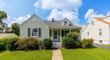 114 FORREST AVE, FREDERICKSBURG, Virginia 22401, 4 Bedrooms Bedrooms, ,1 BathroomBathrooms,Residential,For sale,114 FORREST AVE,VAFB2008722 MLS # VAFB2008722