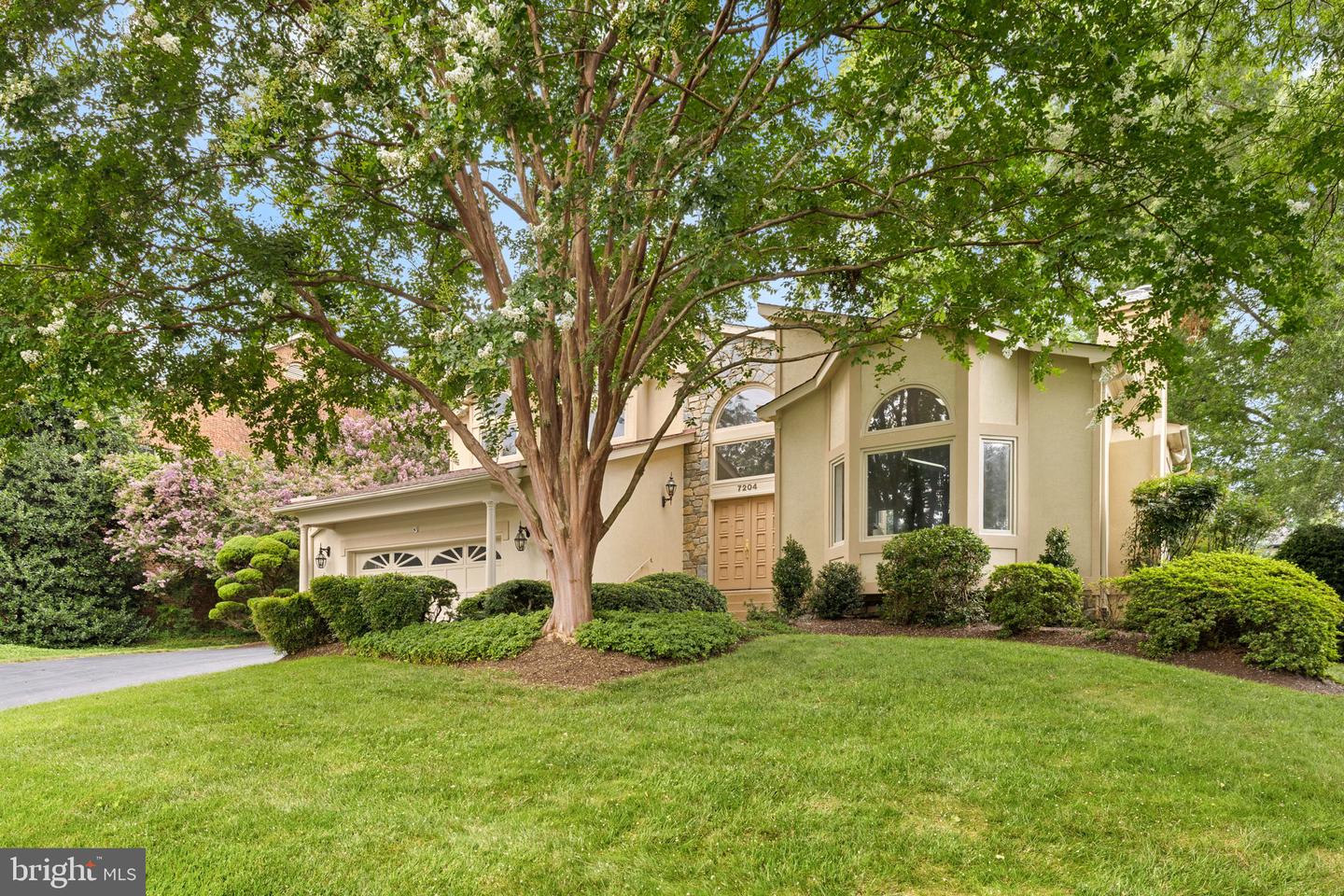 7204 ELIZABETH DR, MCLEAN, Virginia 22101, 4 Bedrooms Bedrooms, ,4 BathroomsBathrooms,Residential,For sale,7204 ELIZABETH DR,VAFX2259686 MLS # VAFX2259686