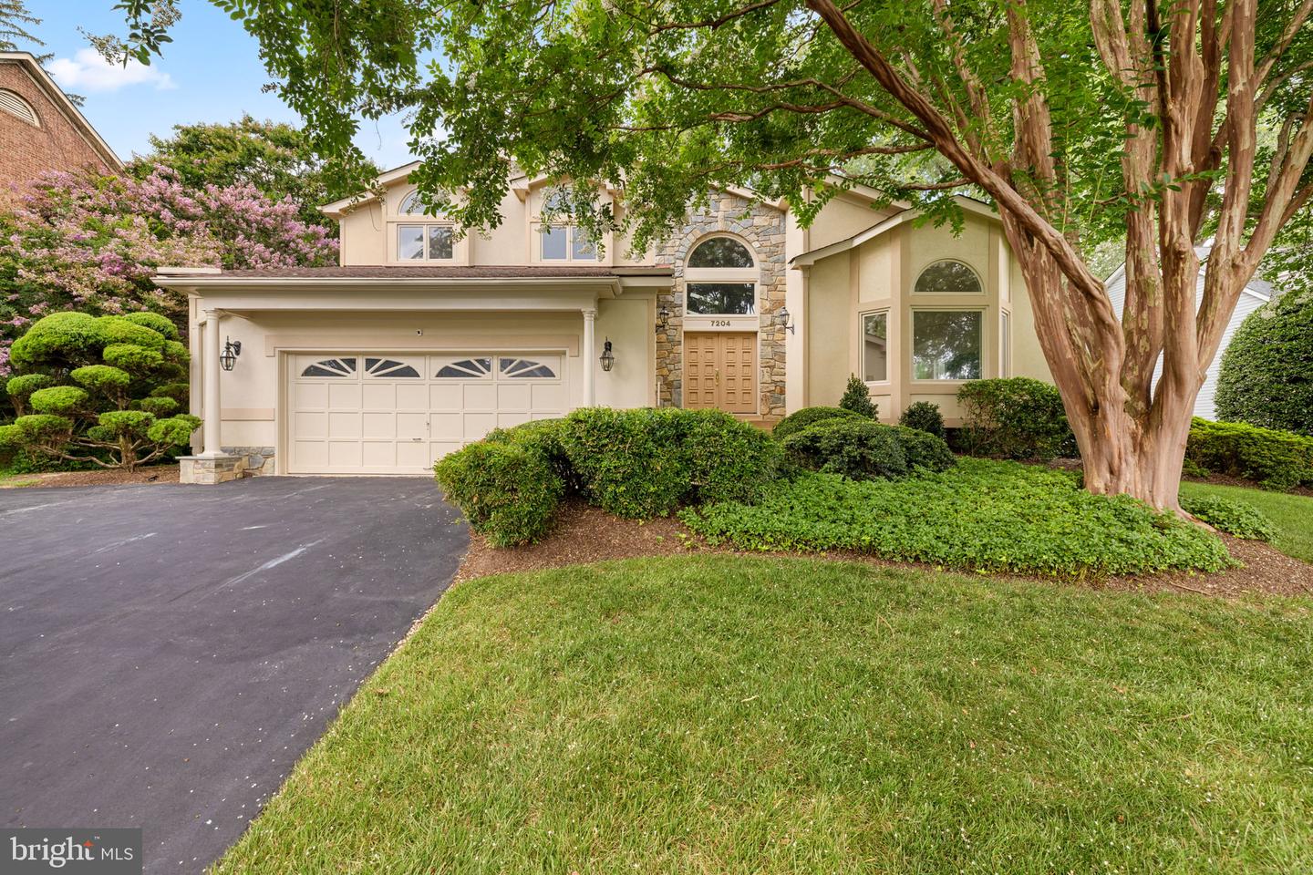 7204 ELIZABETH DR, MCLEAN, Virginia 22101, 4 Bedrooms Bedrooms, ,4 BathroomsBathrooms,Residential,For sale,7204 ELIZABETH DR,VAFX2259686 MLS # VAFX2259686