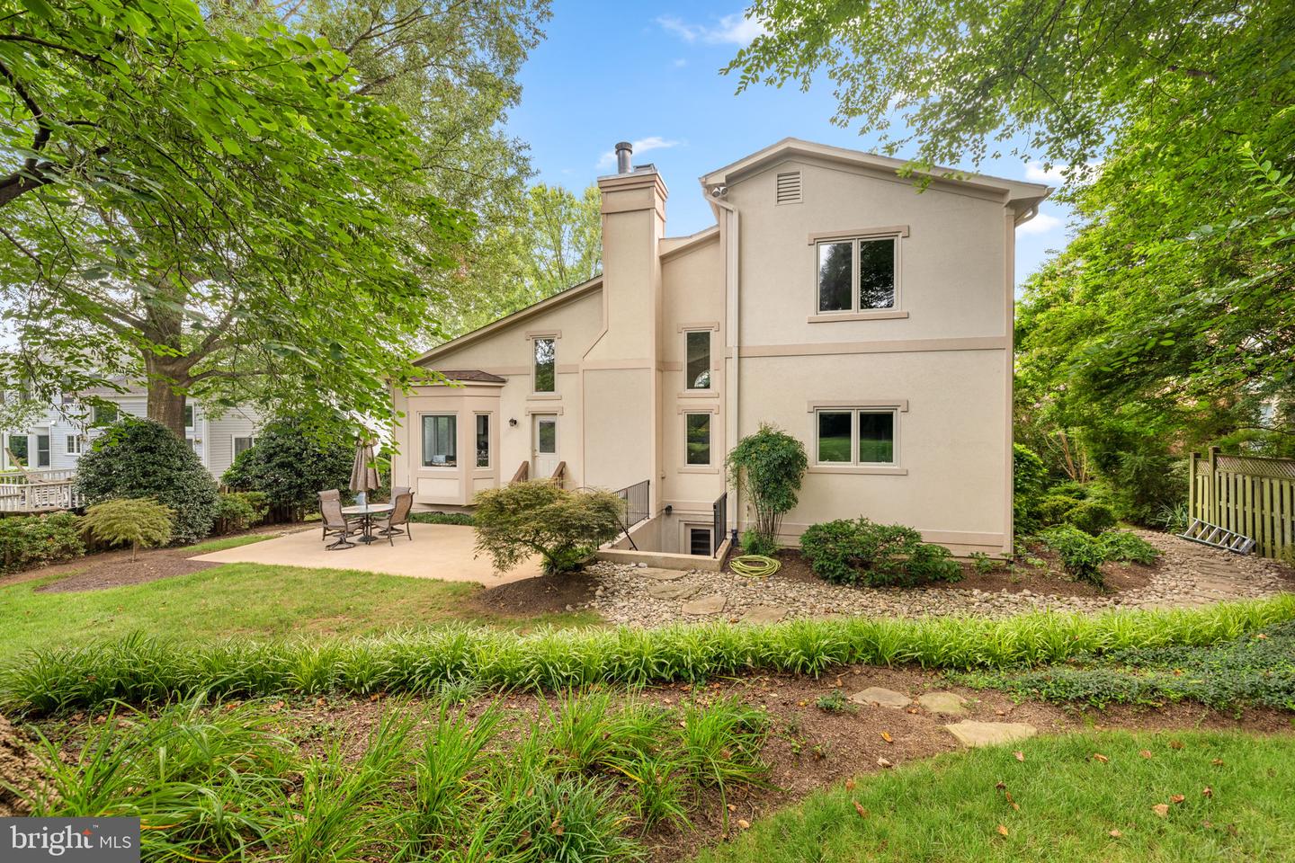 7204 ELIZABETH DR, MCLEAN, Virginia 22101, 4 Bedrooms Bedrooms, ,4 BathroomsBathrooms,Residential,For sale,7204 ELIZABETH DR,VAFX2259686 MLS # VAFX2259686