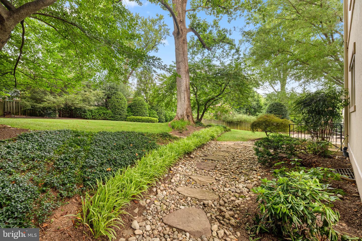 7204 ELIZABETH DR, MCLEAN, Virginia 22101, 4 Bedrooms Bedrooms, ,4 BathroomsBathrooms,Residential,For sale,7204 ELIZABETH DR,VAFX2259686 MLS # VAFX2259686