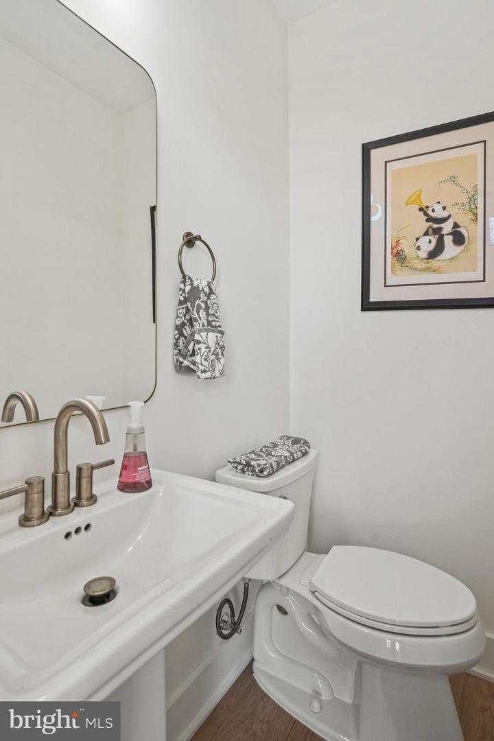 1410 C ST NE, WASHINGTON, District Of Columbia 20002, 4 Bedrooms Bedrooms, ,3 BathroomsBathrooms,Residential,For sale,1410 C ST NE,DCDC2213974 MLS # DCDC2213974