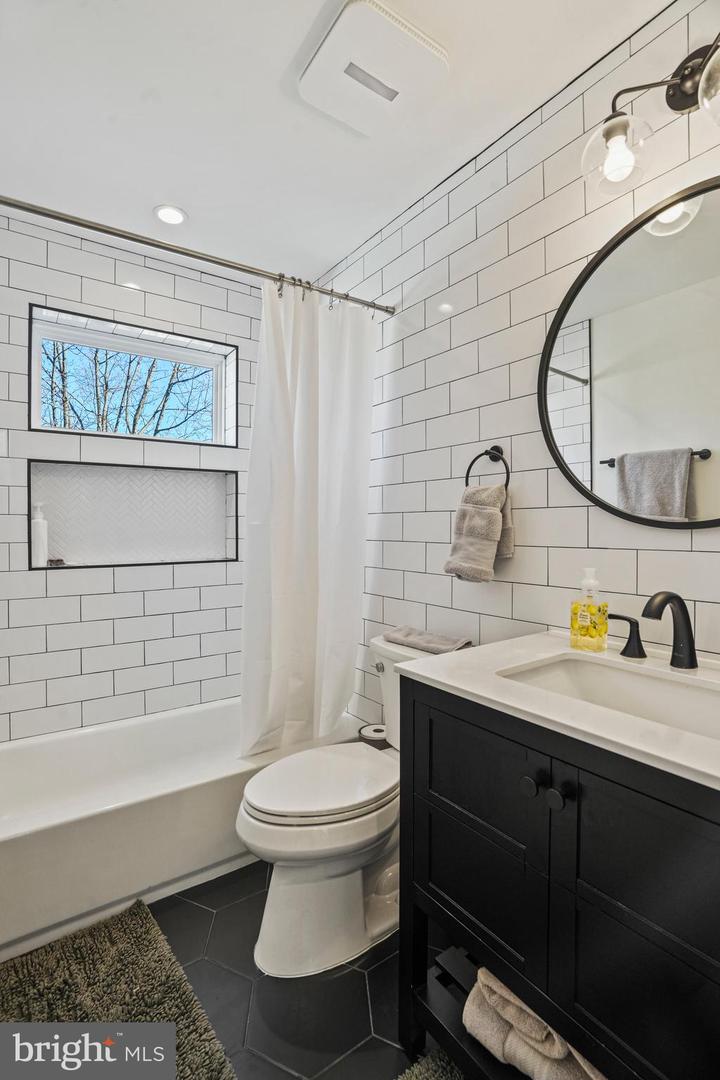 1410 C ST NE, WASHINGTON, District Of Columbia 20002, 4 Bedrooms Bedrooms, ,3 BathroomsBathrooms,Residential,For sale,1410 C ST NE,DCDC2213974 MLS # DCDC2213974