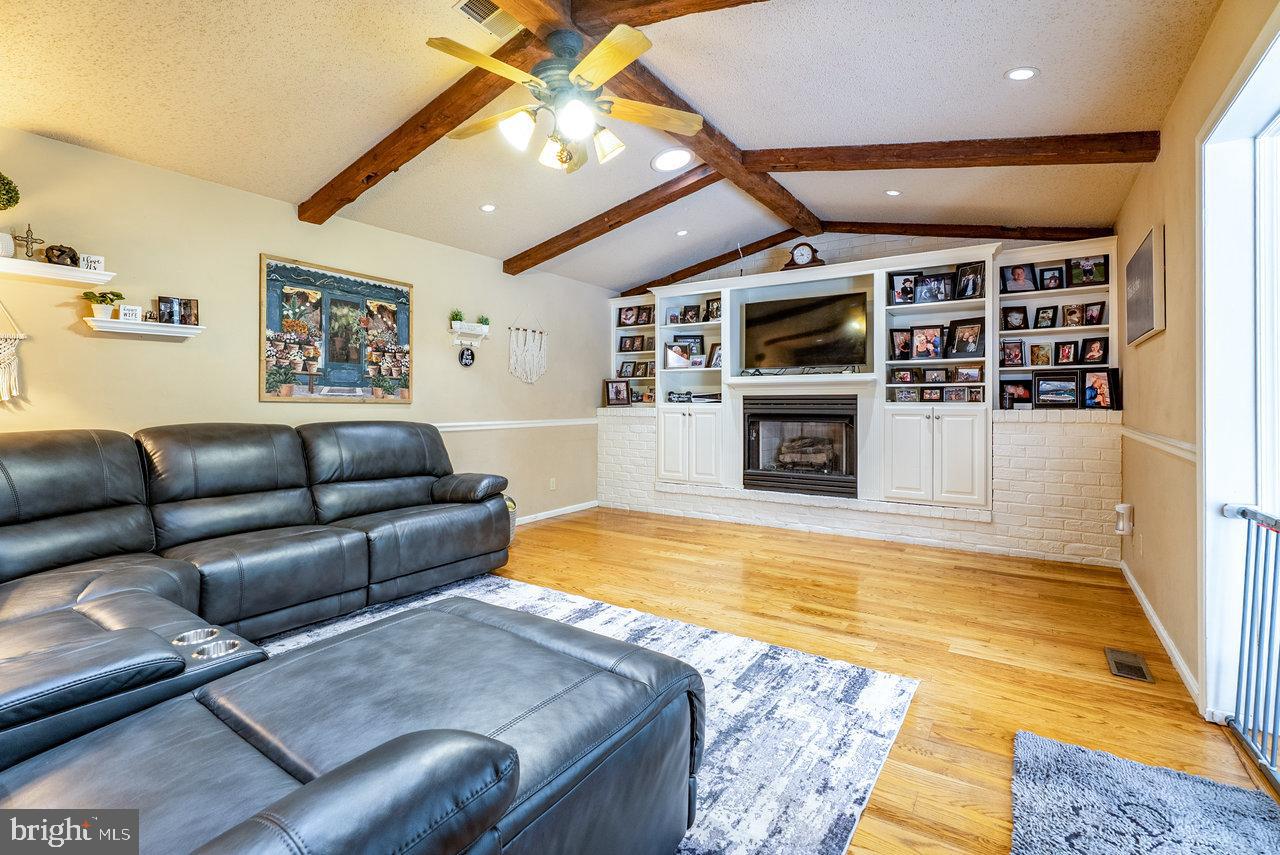 532 MOUNTAIN VIEW DR, HARRISONBURG, Virginia 22801, 4 Bedrooms Bedrooms, ,3 BathroomsBathrooms,Residential,For sale,532 MOUNTAIN VIEW DR,VAHC2000456 MLS # VAHC2000456