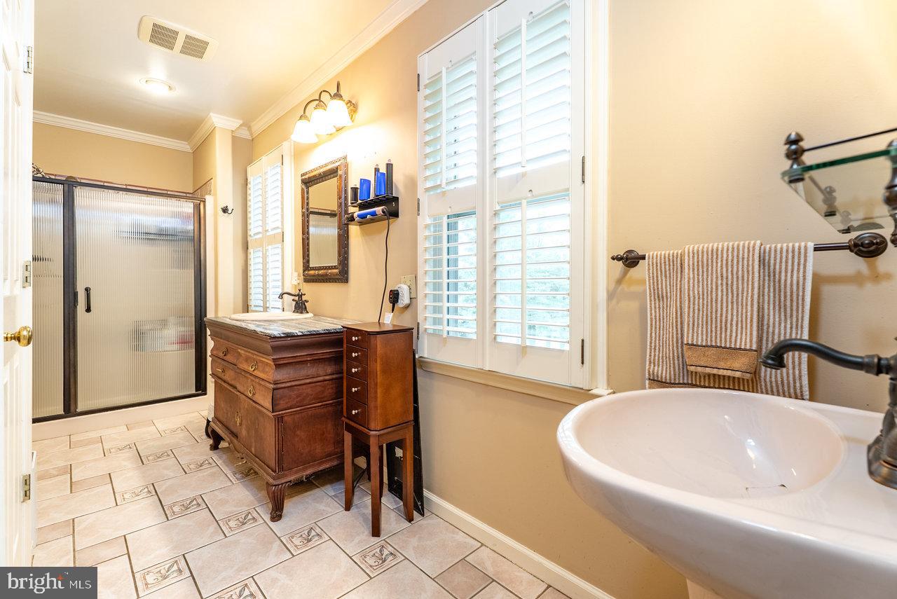 532 MOUNTAIN VIEW DR, HARRISONBURG, Virginia 22801, 4 Bedrooms Bedrooms, ,3 BathroomsBathrooms,Residential,For sale,532 MOUNTAIN VIEW DR,VAHC2000456 MLS # VAHC2000456