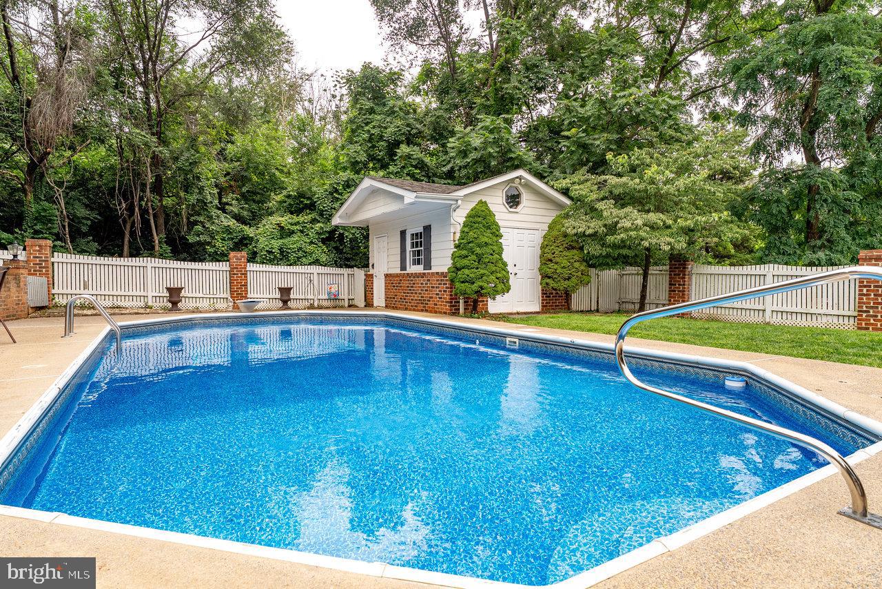 532 MOUNTAIN VIEW DR, HARRISONBURG, Virginia 22801, 4 Bedrooms Bedrooms, ,3 BathroomsBathrooms,Residential,For sale,532 MOUNTAIN VIEW DR,VAHC2000456 MLS # VAHC2000456