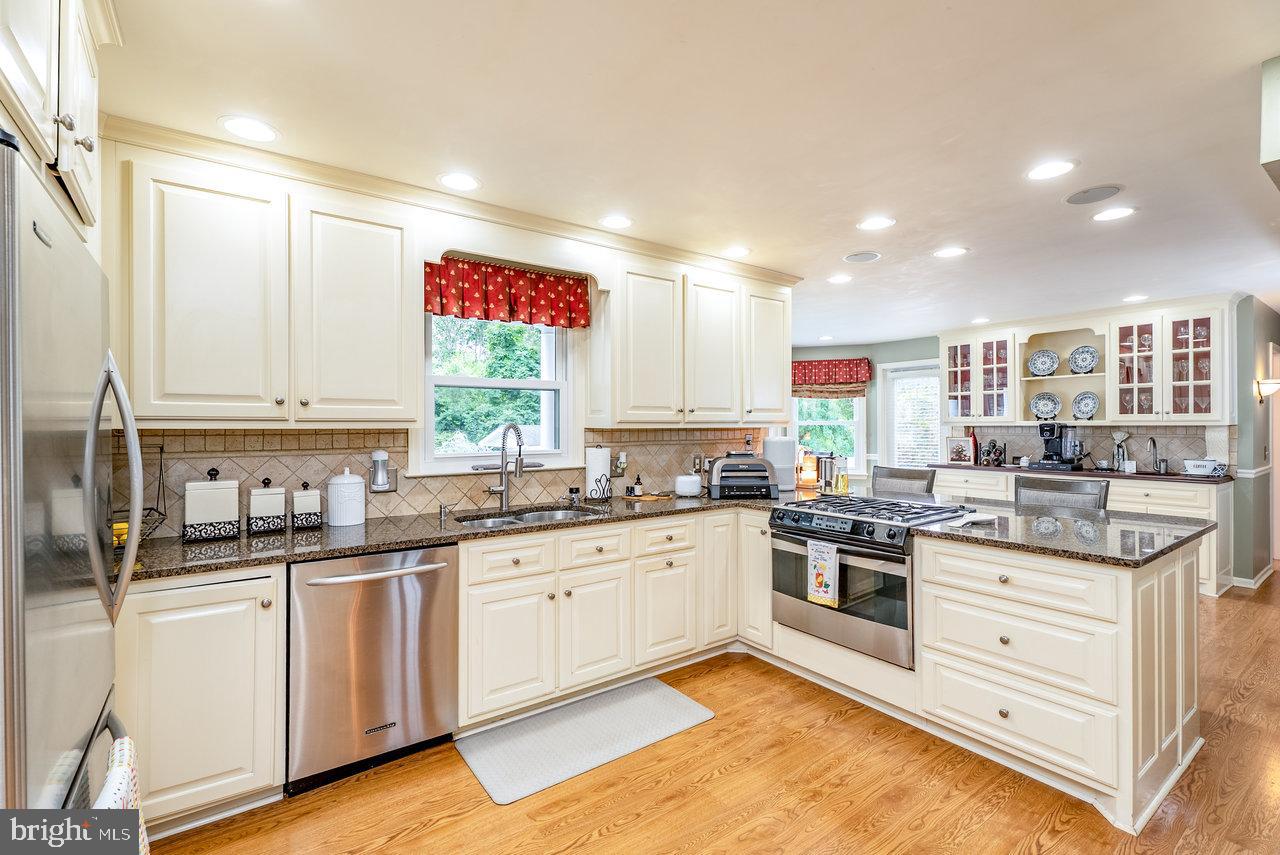 532 MOUNTAIN VIEW DR, HARRISONBURG, Virginia 22801, 4 Bedrooms Bedrooms, ,3 BathroomsBathrooms,Residential,For sale,532 MOUNTAIN VIEW DR,VAHC2000456 MLS # VAHC2000456