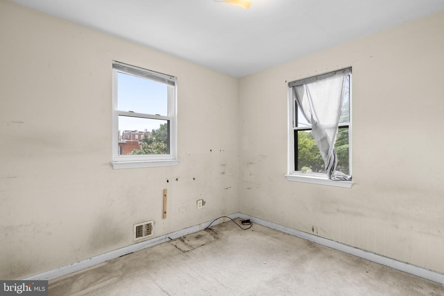 5821 5TH ST NE, WASHINGTON, District Of Columbia 20011, 3 Bedrooms Bedrooms, ,1 BathroomBathrooms,Residential,For sale,5821 5TH ST NE,DCDC2214006 MLS # DCDC2214006