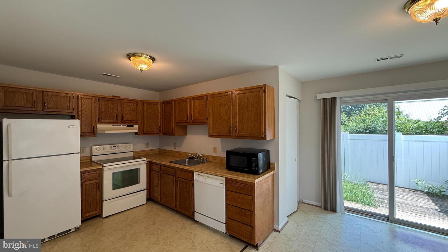 200 SURRY LN #118, STAFFORD, Virginia 22556, 2 Bedrooms Bedrooms, ,1 BathroomBathrooms,Residential,For sale,200 SURRY LN #118,VAST2041612 MLS # VAST2041612