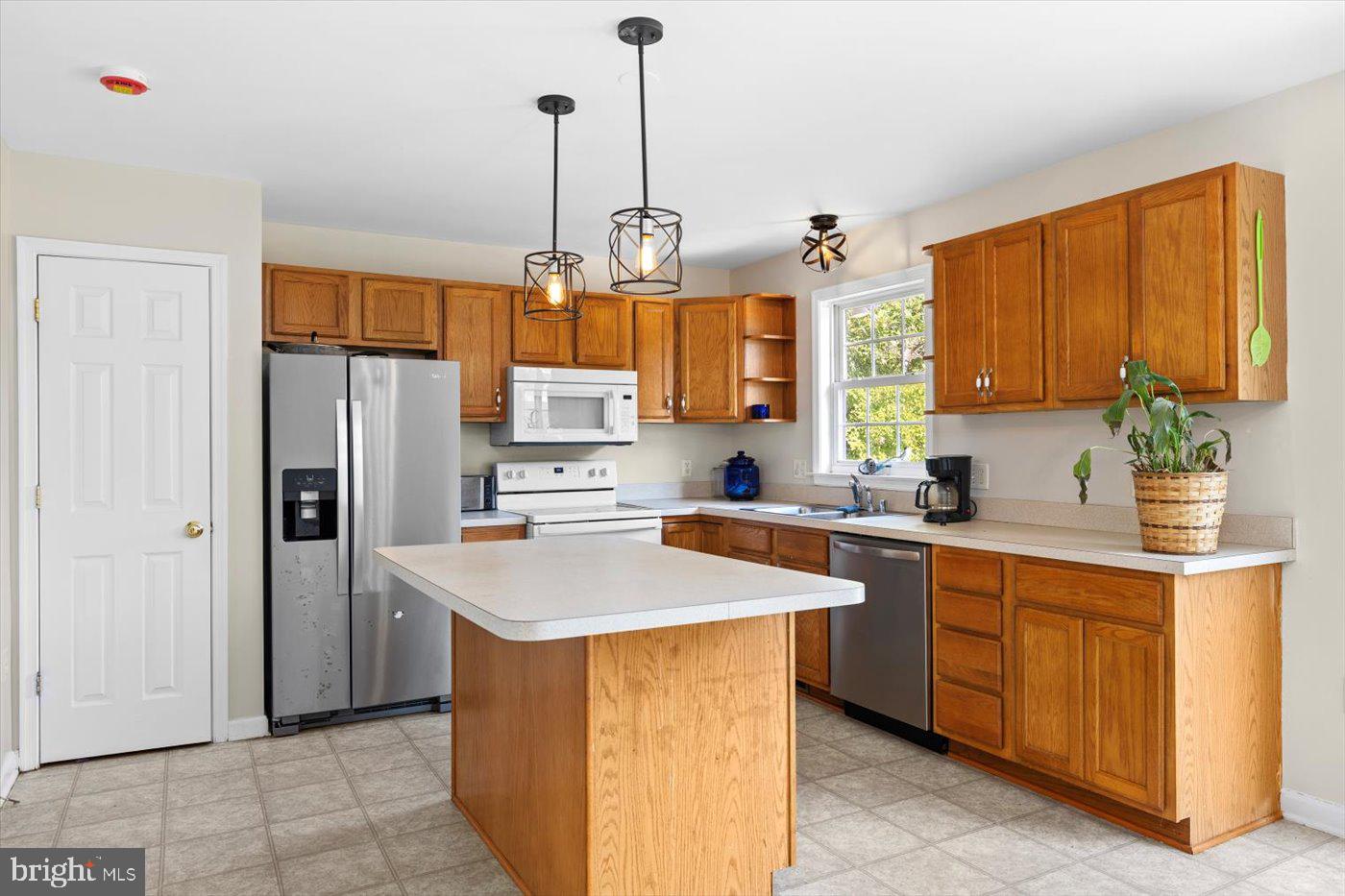 869 KELLOGG MILL RD, FREDERICKSBURG, Virginia 22406, 4 Bedrooms Bedrooms, ,3 BathroomsBathrooms,Residential,For sale,869 KELLOGG MILL RD,VAST2041620 MLS # VAST2041620