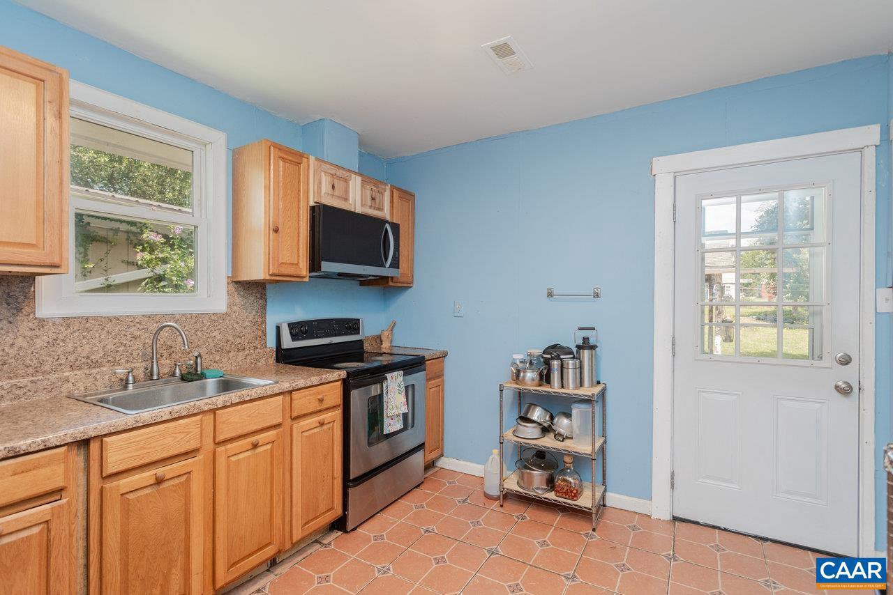 358 E ROCK ST, HARRISONBURG, Virginia 22802, 3 Bedrooms Bedrooms, ,3 BathroomsBathrooms,Residential,For sale,358 E ROCK ST,667569 MLS # 667569