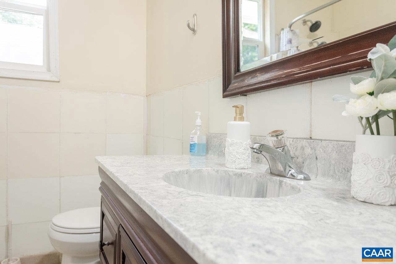358 E ROCK ST, HARRISONBURG, Virginia 22802, 3 Bedrooms Bedrooms, ,3 BathroomsBathrooms,Residential,For sale,358 E ROCK ST,667569 MLS # 667569