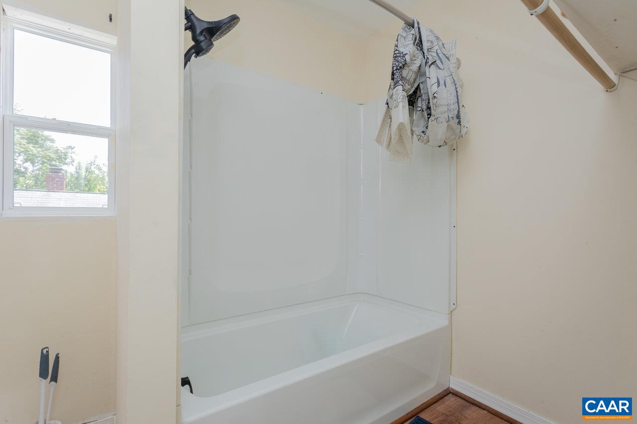 358 E ROCK ST, HARRISONBURG, Virginia 22802, 3 Bedrooms Bedrooms, ,3 BathroomsBathrooms,Residential,For sale,358 E ROCK ST,667569 MLS # 667569