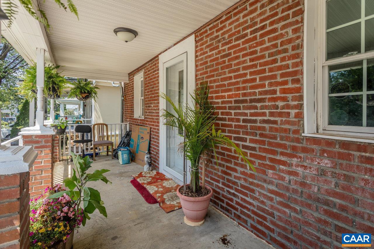 358 E ROCK ST, HARRISONBURG, Virginia 22802, 3 Bedrooms Bedrooms, ,3 BathroomsBathrooms,Residential,For sale,358 E ROCK ST,667569 MLS # 667569