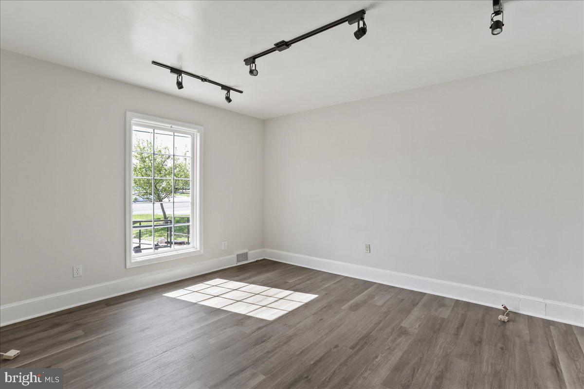 2109 VALLEY AVE, WINCHESTER, Virginia 22601, ,Land,For sale,2109 VALLEY AVE,VAWI2007502 MLS # VAWI2007502