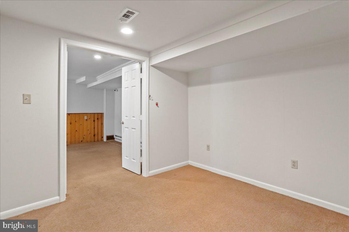 2109 VALLEY AVE, WINCHESTER, Virginia 22601, ,Land,For sale,2109 VALLEY AVE,VAWI2007502 MLS # VAWI2007502