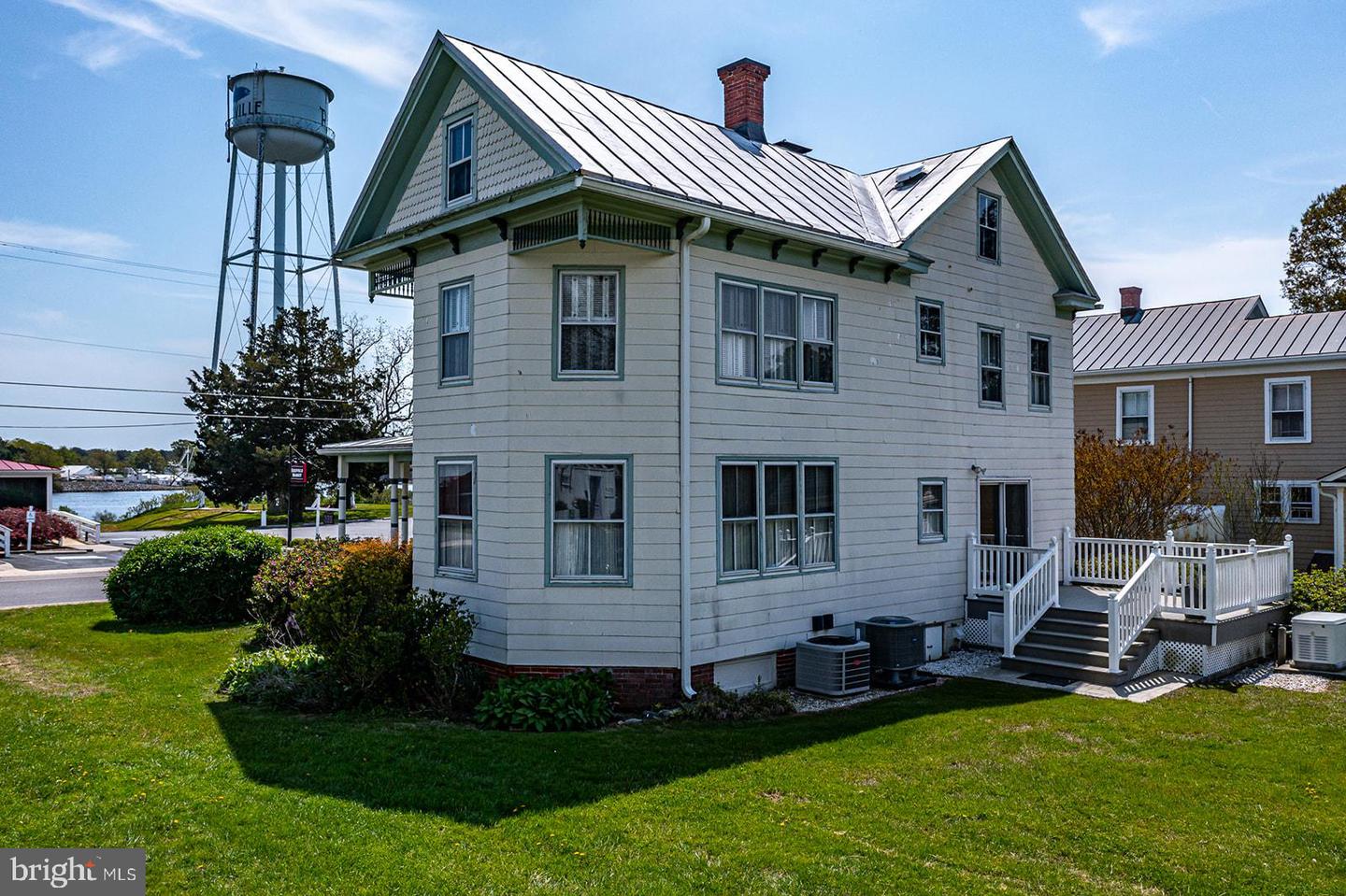 742 MAIN ST, REEDVILLE, Virginia 22539, 3 Bedrooms Bedrooms, ,2 BathroomsBathrooms,Residential,For sale,742 MAIN ST,VANV2001556 MLS # VANV2001556