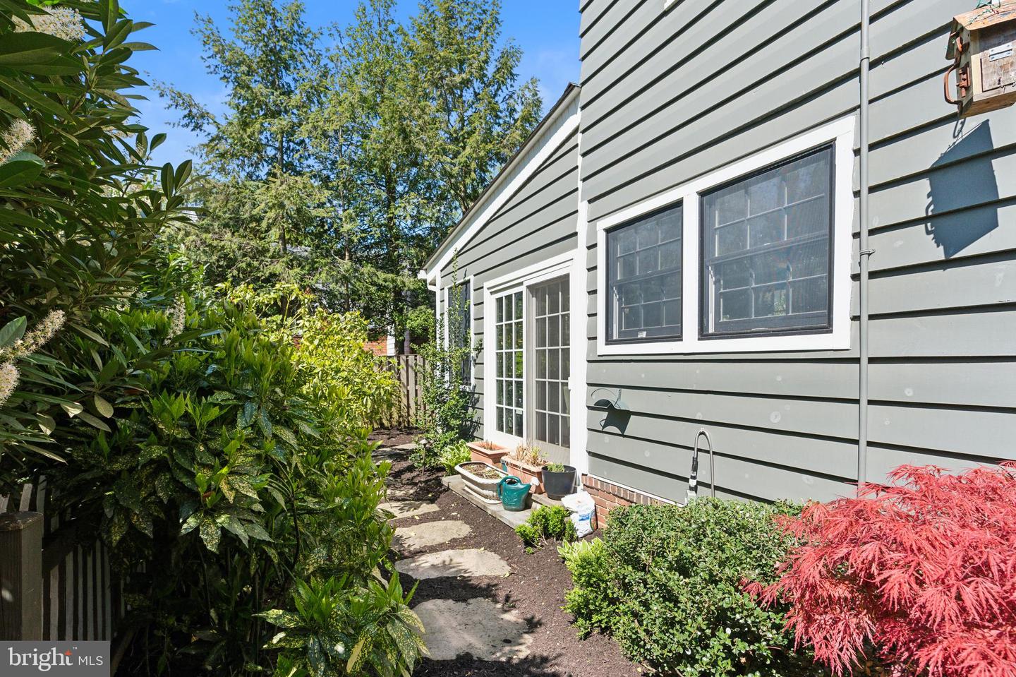 2916 NEW MEXICO AVE NW, WASHINGTON, District Of Columbia 20016, 4 Bedrooms Bedrooms, 16 Rooms Rooms,3 BathroomsBathrooms,Residential,For sale,2916 NEW MEXICO AVE NW,DCDC2197598 MLS # DCDC2197598