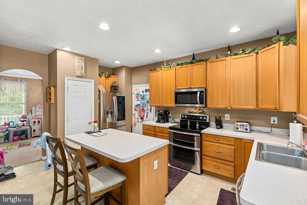 12407 SALIENT LN, SPOTSYLVANIA, Virginia 22551, 3 Bedrooms Bedrooms, ,2 BathroomsBathrooms,Residential,For sale,12407 SALIENT LN,VASP2033544 MLS # VASP2033544