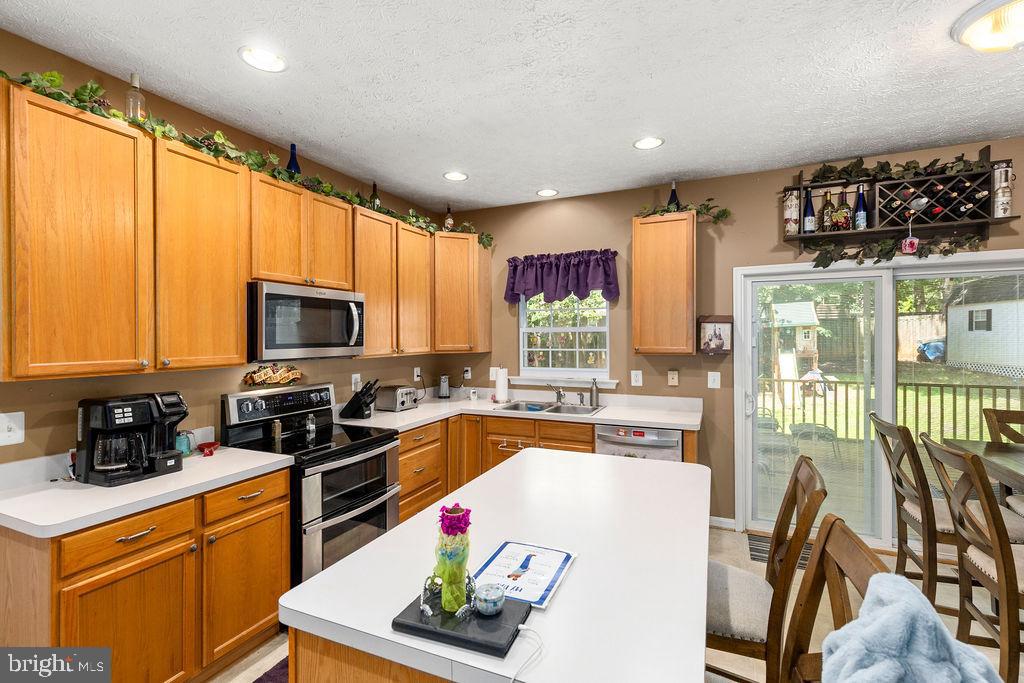 12407 SALIENT LN, SPOTSYLVANIA, Virginia 22551, 3 Bedrooms Bedrooms, ,2 BathroomsBathrooms,Residential,For sale,12407 SALIENT LN,VASP2033544 MLS # VASP2033544