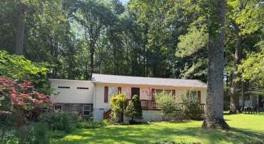 1909 S LAKESHORE DR, LOUISA, Virginia 23093, 3 Bedrooms Bedrooms, ,2 BathroomsBathrooms,Residential,1909 S LAKESHORE DR,666520 MLS # 666520