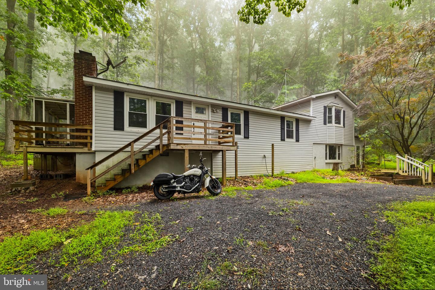 247 MARSDEN HEIGHTS RD, LINDEN, Virginia 22642, 4 Bedrooms Bedrooms, ,2 BathroomsBathrooms,Residential,For sale,247 MARSDEN HEIGHTS RD,VAWR2011626 MLS # VAWR2011626