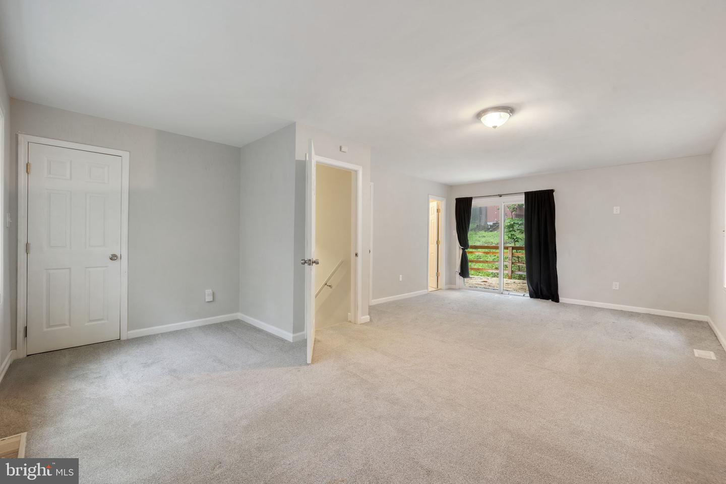 247 MARSDEN HEIGHTS RD, LINDEN, Virginia 22642, 4 Bedrooms Bedrooms, ,2 BathroomsBathrooms,Residential,For sale,247 MARSDEN HEIGHTS RD,VAWR2011626 MLS # VAWR2011626