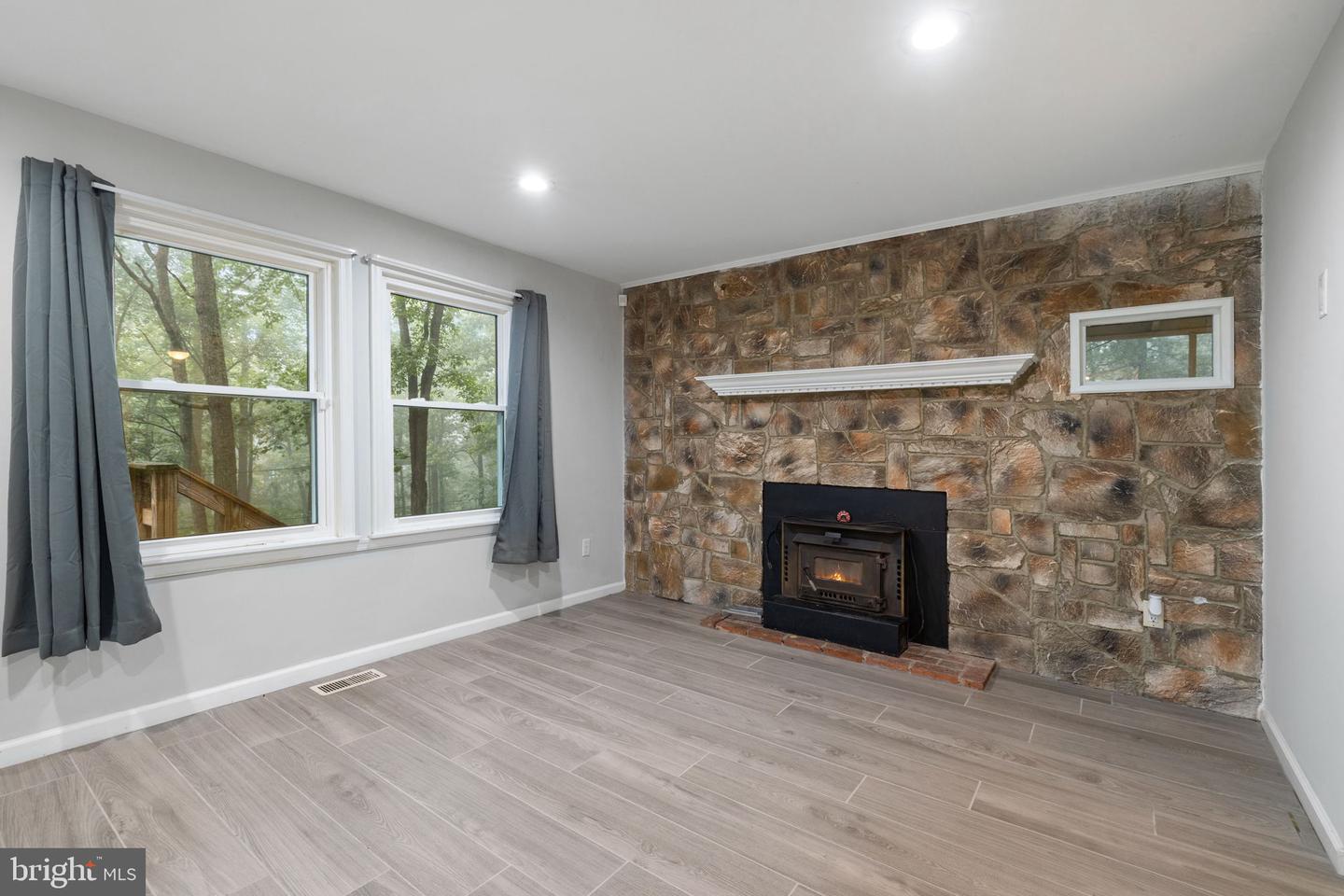 247 MARSDEN HEIGHTS RD, LINDEN, Virginia 22642, 4 Bedrooms Bedrooms, ,2 BathroomsBathrooms,Residential,For sale,247 MARSDEN HEIGHTS RD,VAWR2011626 MLS # VAWR2011626