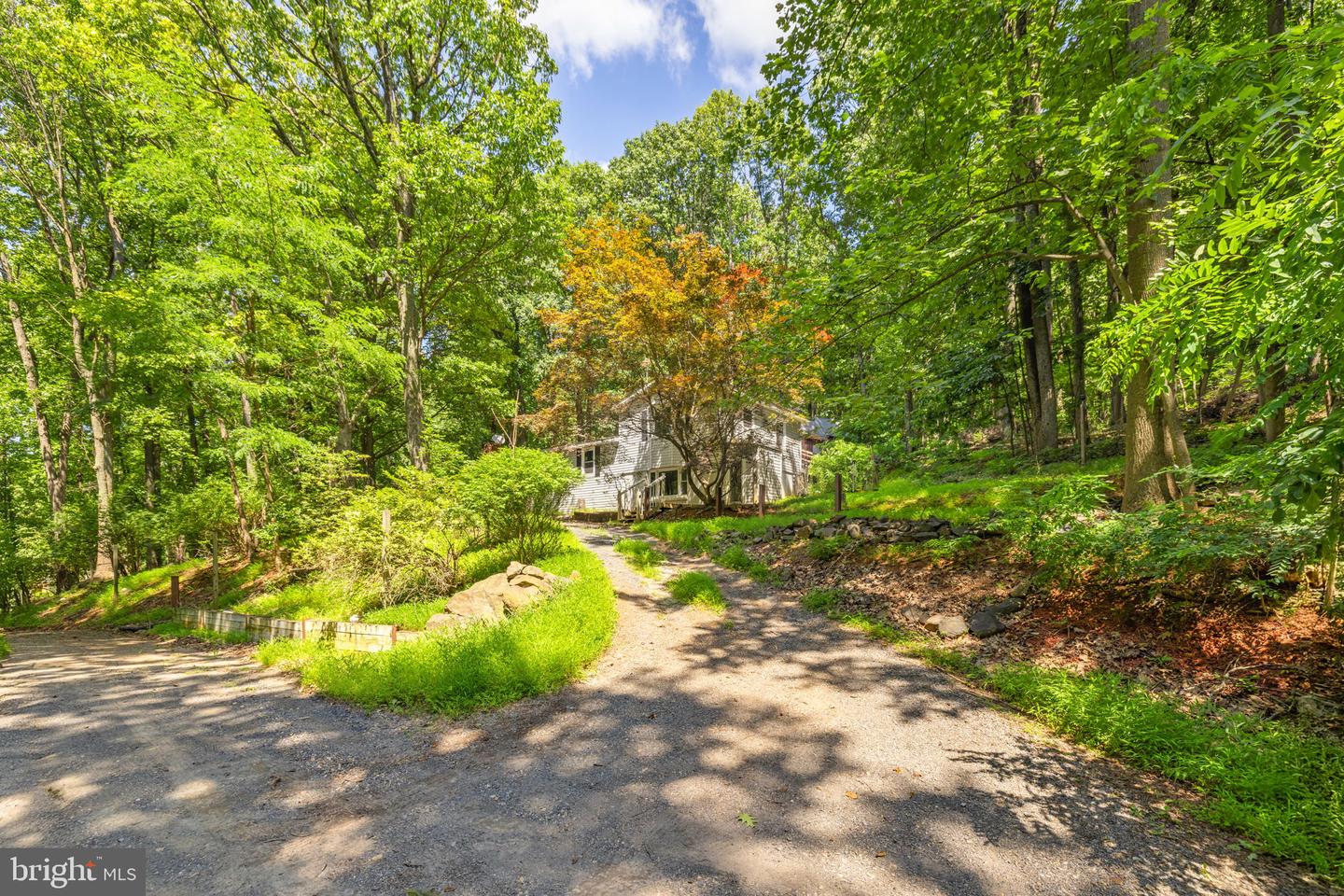 247 MARSDEN HEIGHTS RD, LINDEN, Virginia 22642, 4 Bedrooms Bedrooms, ,2 BathroomsBathrooms,Residential,For sale,247 MARSDEN HEIGHTS RD,VAWR2011626 MLS # VAWR2011626