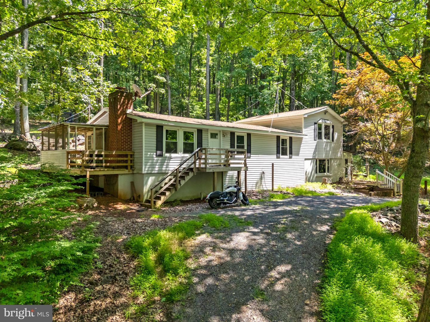 247 MARSDEN HEIGHTS RD, LINDEN, Virginia 22642, 4 Bedrooms Bedrooms, ,2 BathroomsBathrooms,Residential,For sale,247 MARSDEN HEIGHTS RD,VAWR2011626 MLS # VAWR2011626