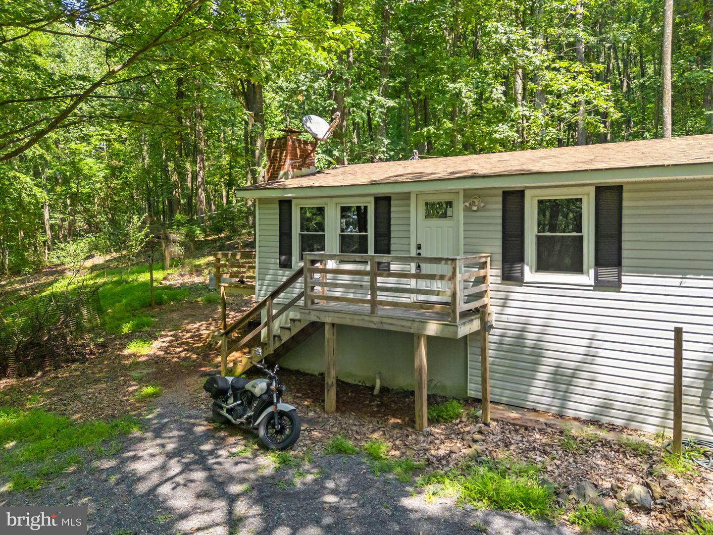247 MARSDEN HEIGHTS RD, LINDEN, Virginia 22642, 4 Bedrooms Bedrooms, ,2 BathroomsBathrooms,Residential,For sale,247 MARSDEN HEIGHTS RD,VAWR2011626 MLS # VAWR2011626