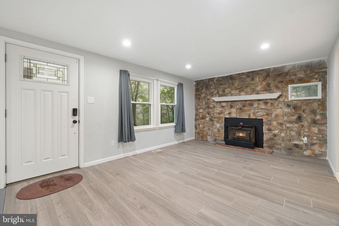 247 MARSDEN HEIGHTS RD, LINDEN, Virginia 22642, 4 Bedrooms Bedrooms, ,2 BathroomsBathrooms,Residential,For sale,247 MARSDEN HEIGHTS RD,VAWR2011626 MLS # VAWR2011626
